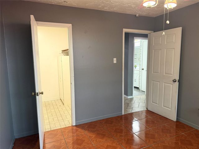 10606 Kirkshire Drive, Houston, TX 77089