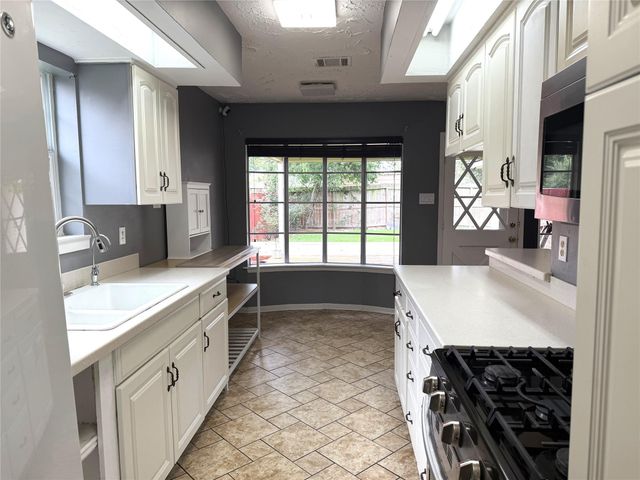 10606 Kirkshire Drive, Houston, TX 77089