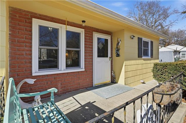 1424 Lawrence Avenue, Leavenworth, KS 66048