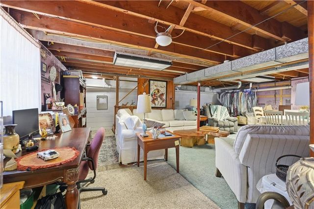 1424 Lawrence Avenue, Leavenworth, KS 66048