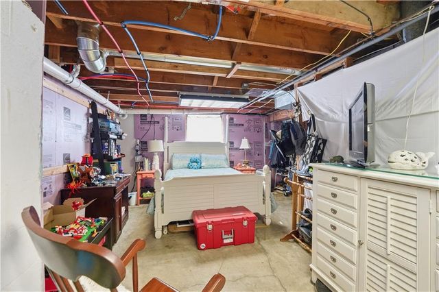 1424 Lawrence Avenue, Leavenworth, KS 66048