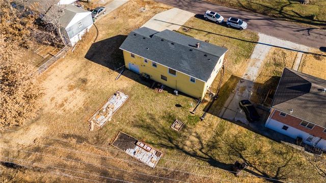 1424 Lawrence Avenue, Leavenworth, KS 66048