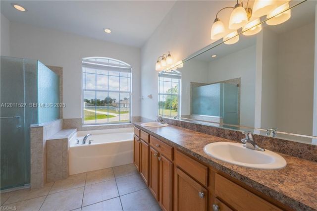 3002 Balsam Ct, La Belle, FL 33935
