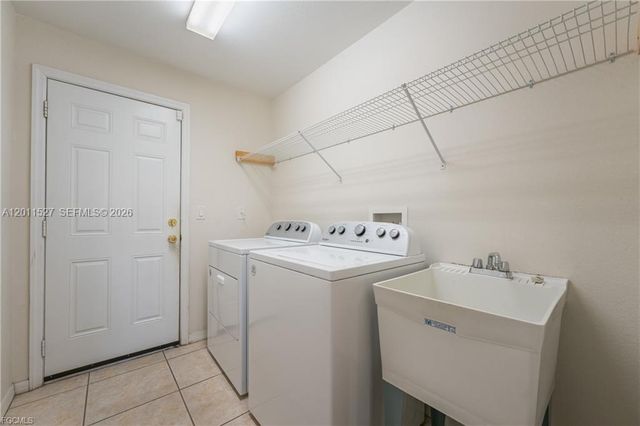 3002 Balsam Ct, La Belle, FL 33935