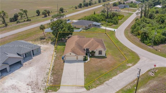 3002 Balsam Ct, La Belle, FL 33935