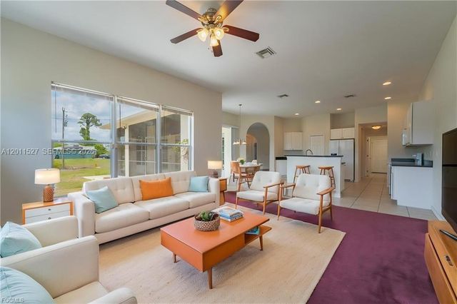 3002 Balsam Ct, La Belle, FL 33935