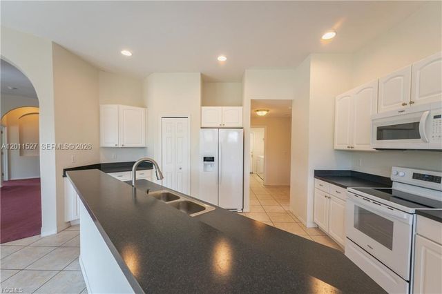 3002 Balsam Ct, La Belle, FL 33935