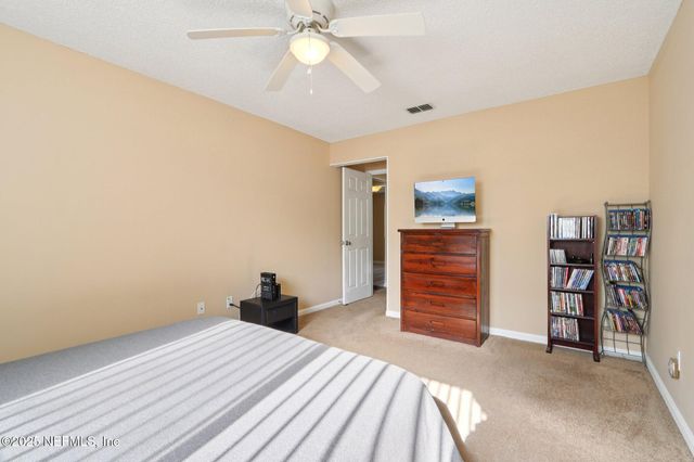 3801 CROWN POINT Road 2212, Jacksonville, FL 32257