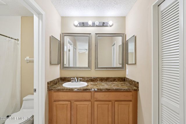 3801 CROWN POINT Road 2212, Jacksonville, FL 32257