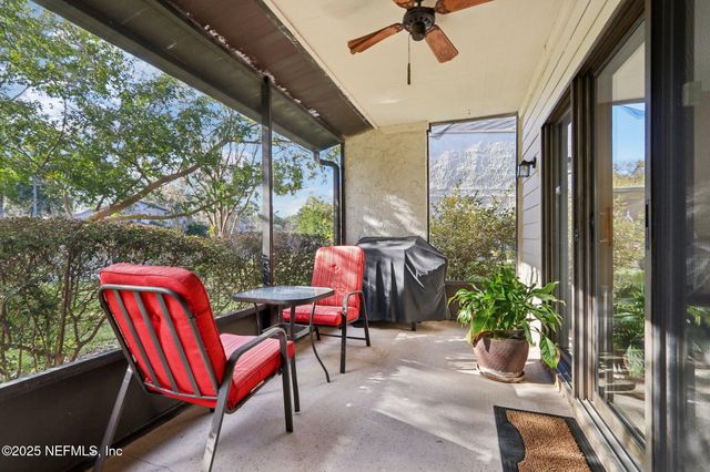 3801 CROWN POINT Road 2212, Jacksonville, FL 32257