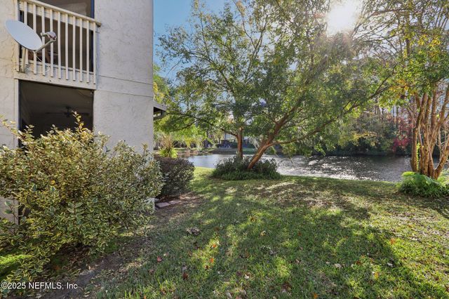 3801 CROWN POINT Road 2212, Jacksonville, FL 32257