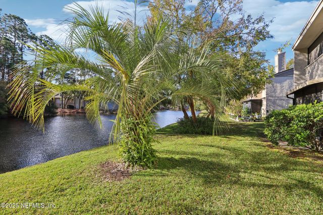 3801 CROWN POINT Road 2212, Jacksonville, FL 32257