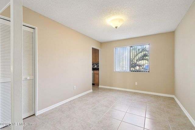 3801 CROWN POINT Road 2212, Jacksonville, FL 32257