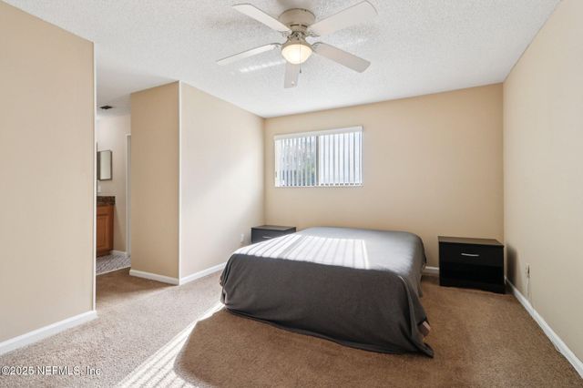 3801 CROWN POINT Road 2212, Jacksonville, FL 32257