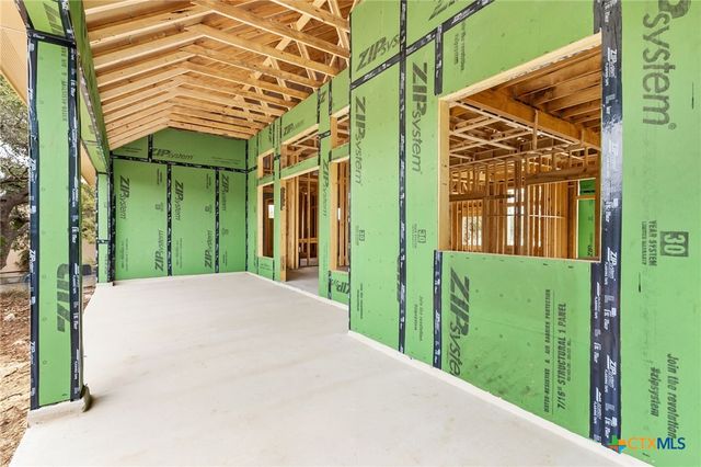 611 Parkview Place, Canyon Lake, TX 78133