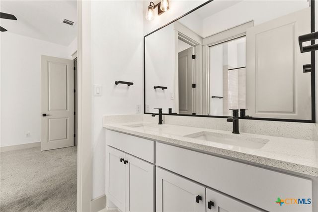 611 Parkview Place, Canyon Lake, TX 78133