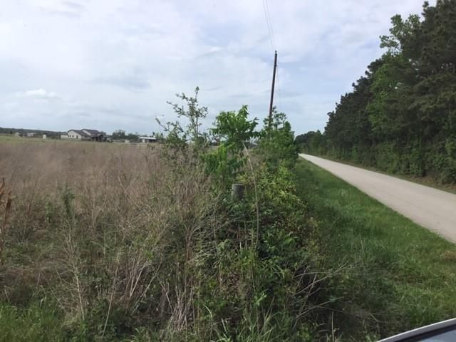 509 County Road 2285, Cleveland, TX 77327