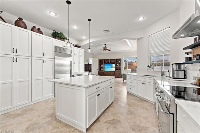 2825 SW 36th TER, Cape Coral, FL 33914