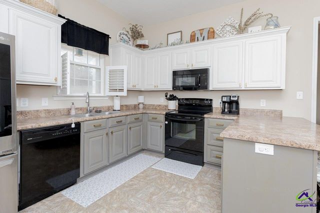 214 McVey Trail, Centerville, GA 31028