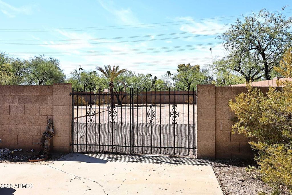 9821 E BECKER Lane, Scottsdale, AZ 85260 — photo 5