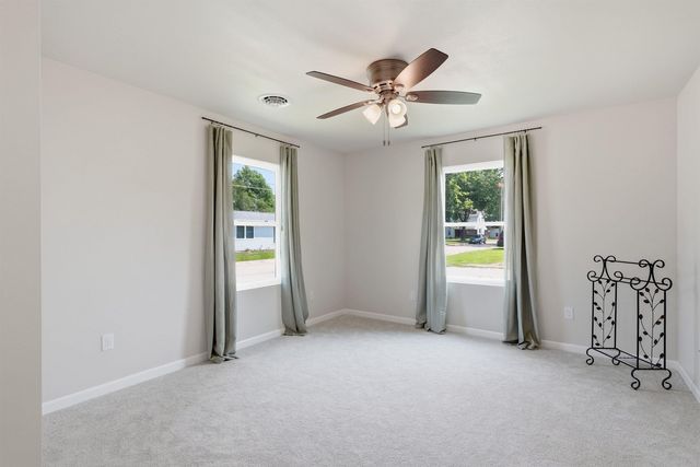615 SW 4th Street, Independence, IA 50644