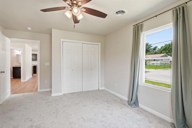 615 SW 4th Street, Independence, IA 50644