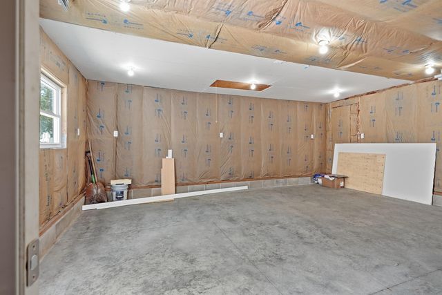 615 SW 4th Street, Independence, IA 50644