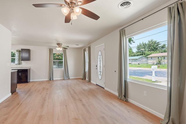 615 SW 4th Street, Independence, IA 50644