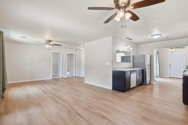 615 SW 4th Street, Independence, IA 50644