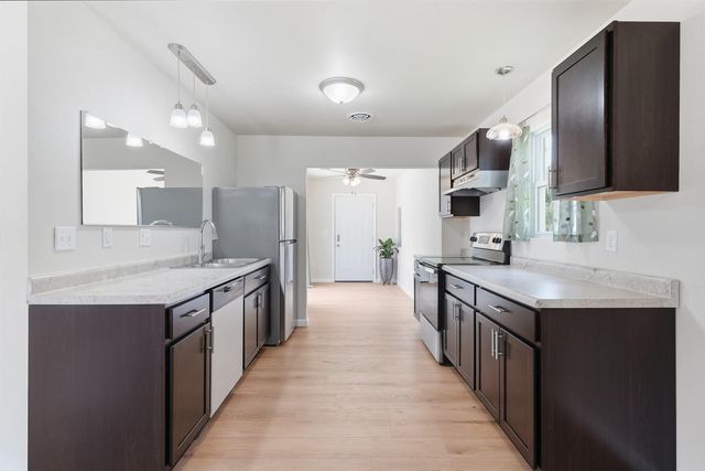 615 SW 4th Street, Independence, IA 50644