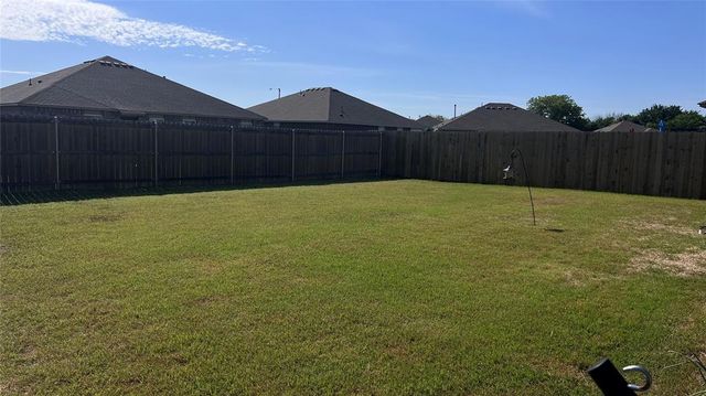 548 SE Fox Den Drive, Newcastle, OK 73065