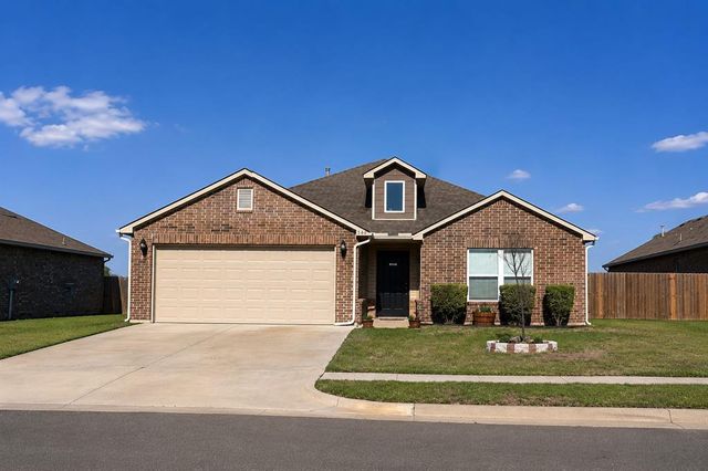 548 SE Fox Den Drive, Newcastle, OK 73065
