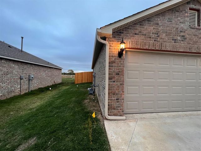 548 SE Fox Den Drive, Newcastle, OK 73065