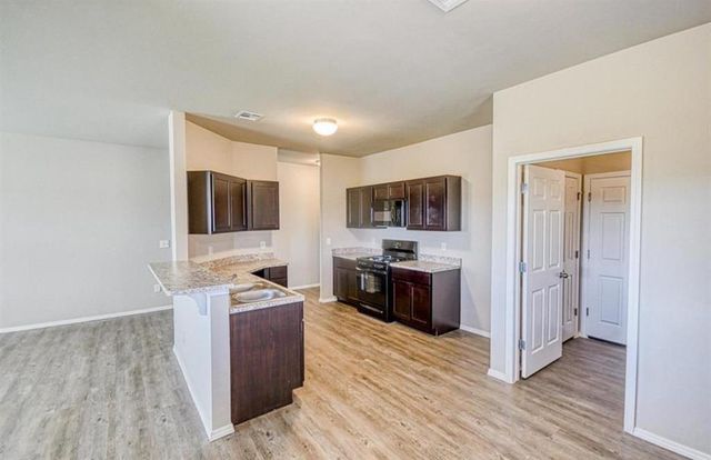 548 SE Fox Den Drive, Newcastle, OK 73065
