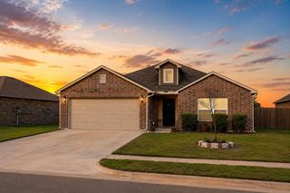548 SE Fox Den Drive, Newcastle, OK 73065