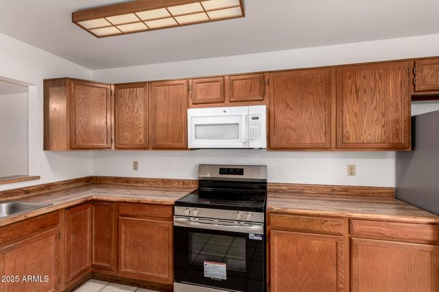 5860 W SARAGOSA Street, Chandler, AZ 85226