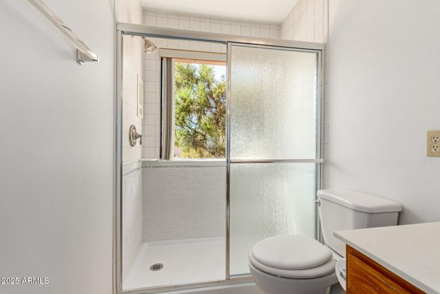 5860 W SARAGOSA Street, Chandler, AZ 85226