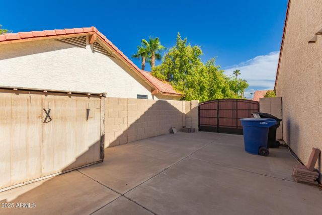 5860 W SARAGOSA Street, Chandler, AZ 85226