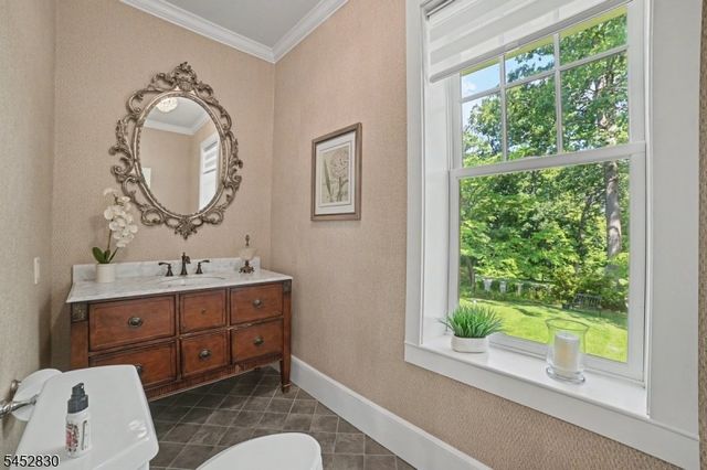 44 Manor Dr, Bernards Twp., NJ 07920