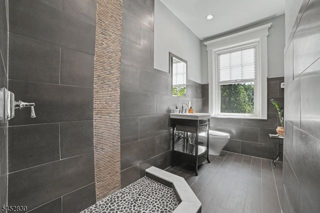 44 Manor Dr, Bernards Twp., NJ 07920