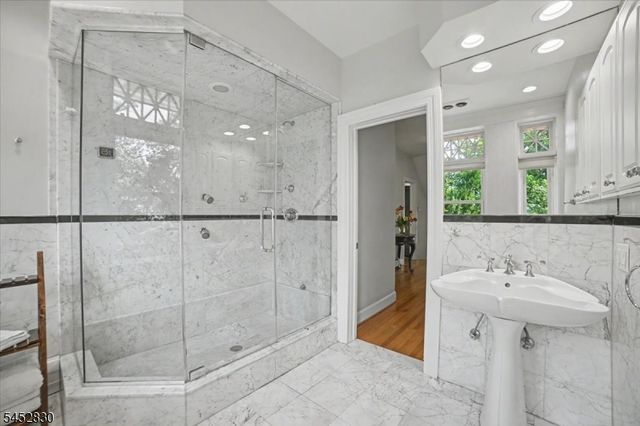 44 Manor Dr, Bernards Twp., NJ 07920