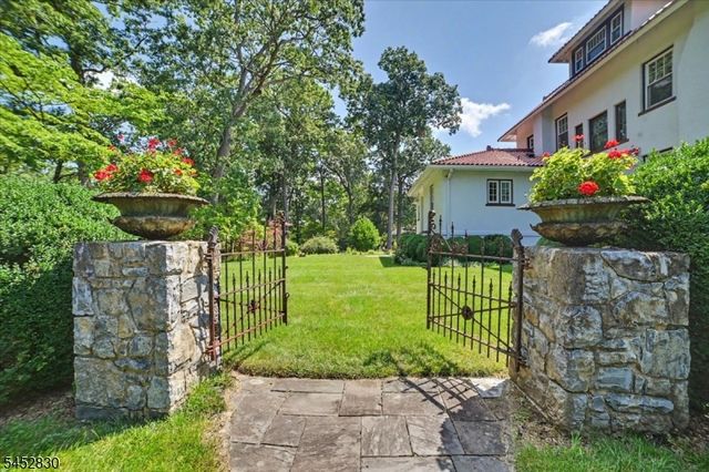 44 Manor Dr, Bernards Twp., NJ 07920