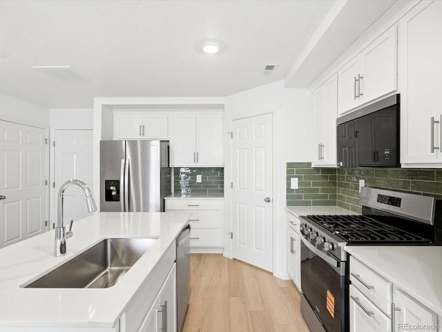 21236 E 65th Dr, Aurora, CO 80019