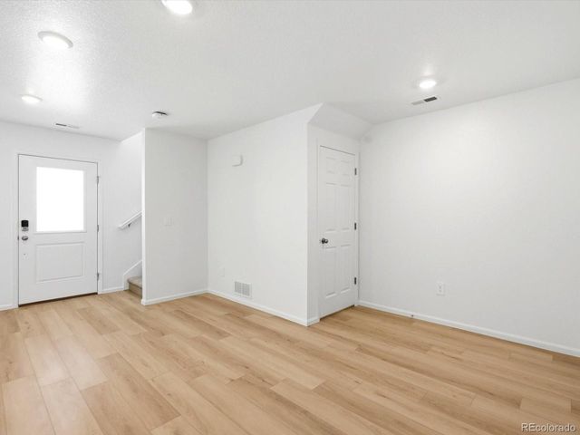 21236 E 65th Dr, Aurora, CO 80019