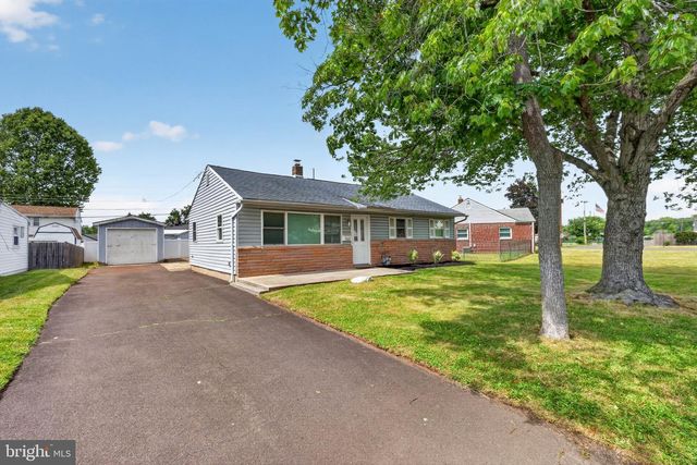 4627 GARY DR, Bristol, PA 19007