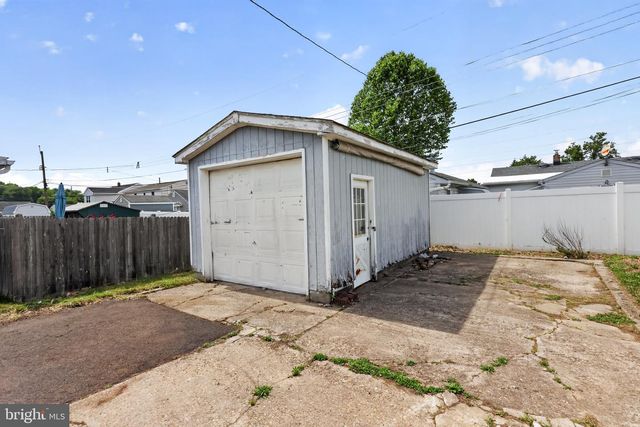 4627 GARY DR, Bristol, PA 19007