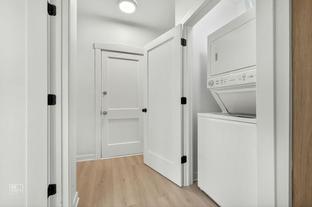 6975 N Bell Avenue 3, Chicago, IL 60645