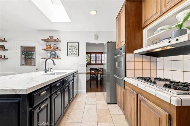8337 Lennox Avenue, Los Angeles, CA 91402