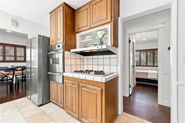 8337 Lennox Avenue, Los Angeles, CA 91402