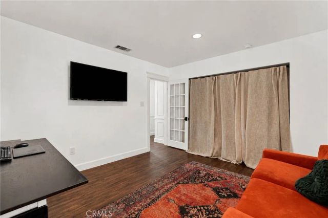 8337 Lennox Avenue, Los Angeles, CA 91402